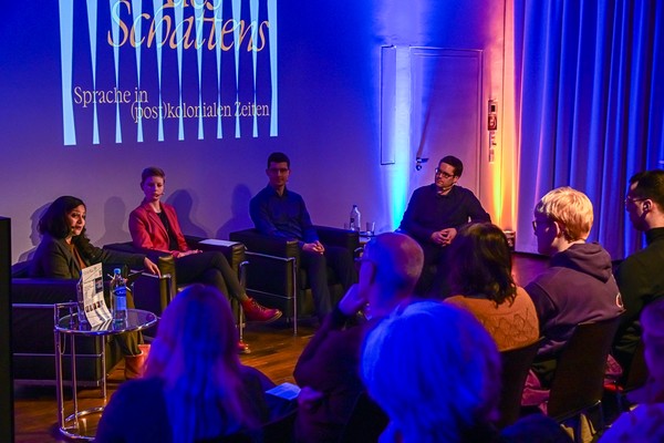 Prasanna Oommen, Anika Gerfer, Siegwalt Lindenfelser und Philipp Krämer beim Gesprächsabend im LWL-Museum für Kunst und Kultur